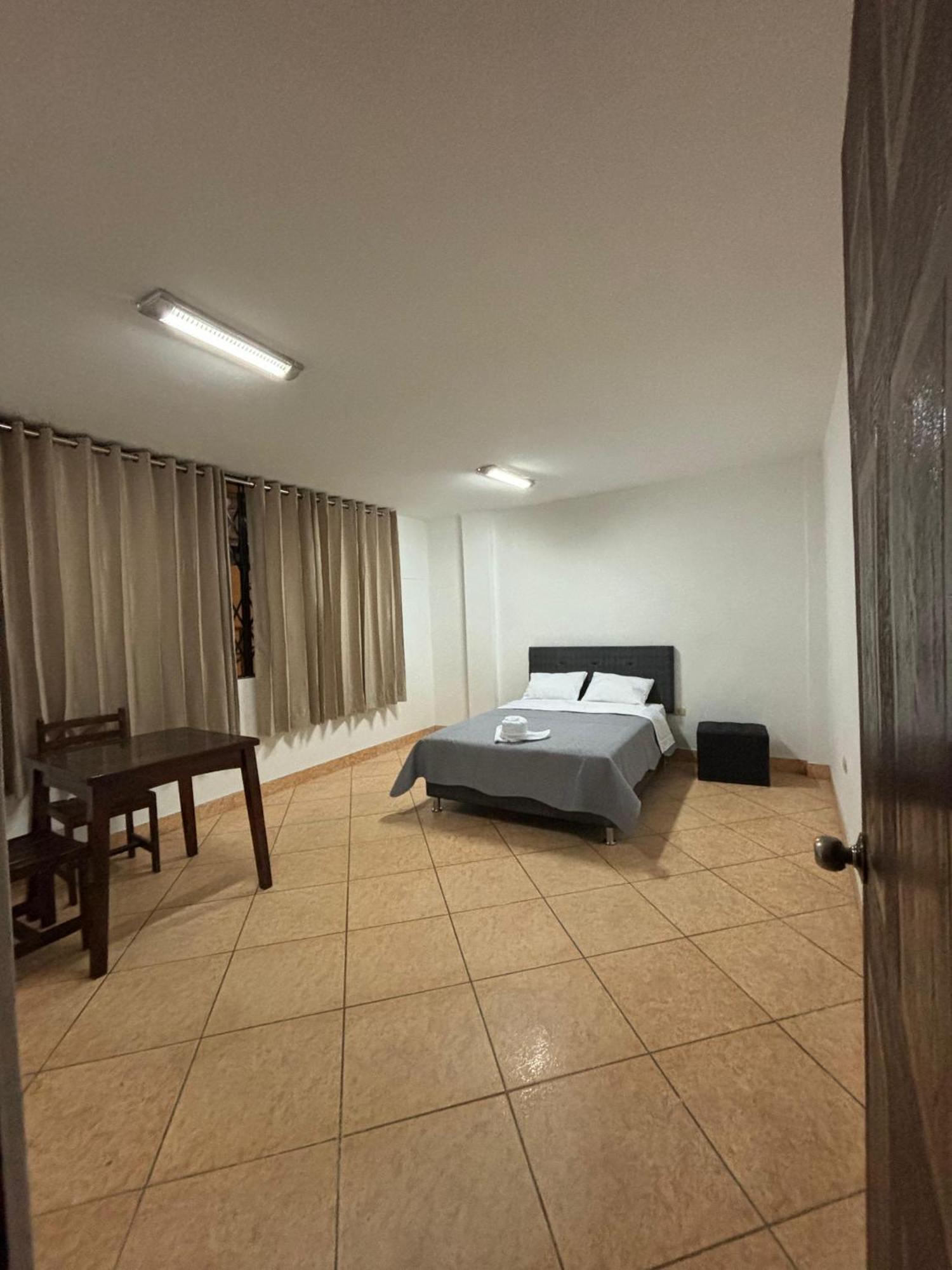 La Calandria Hotel กาฮามาร์กา ภายนอก รูปภาพ